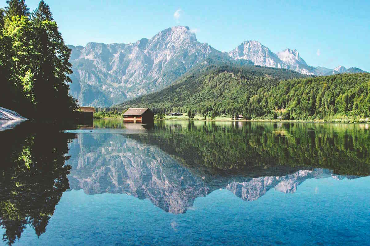 Photograph of the lakeside and mountains at Zell am See, Austria