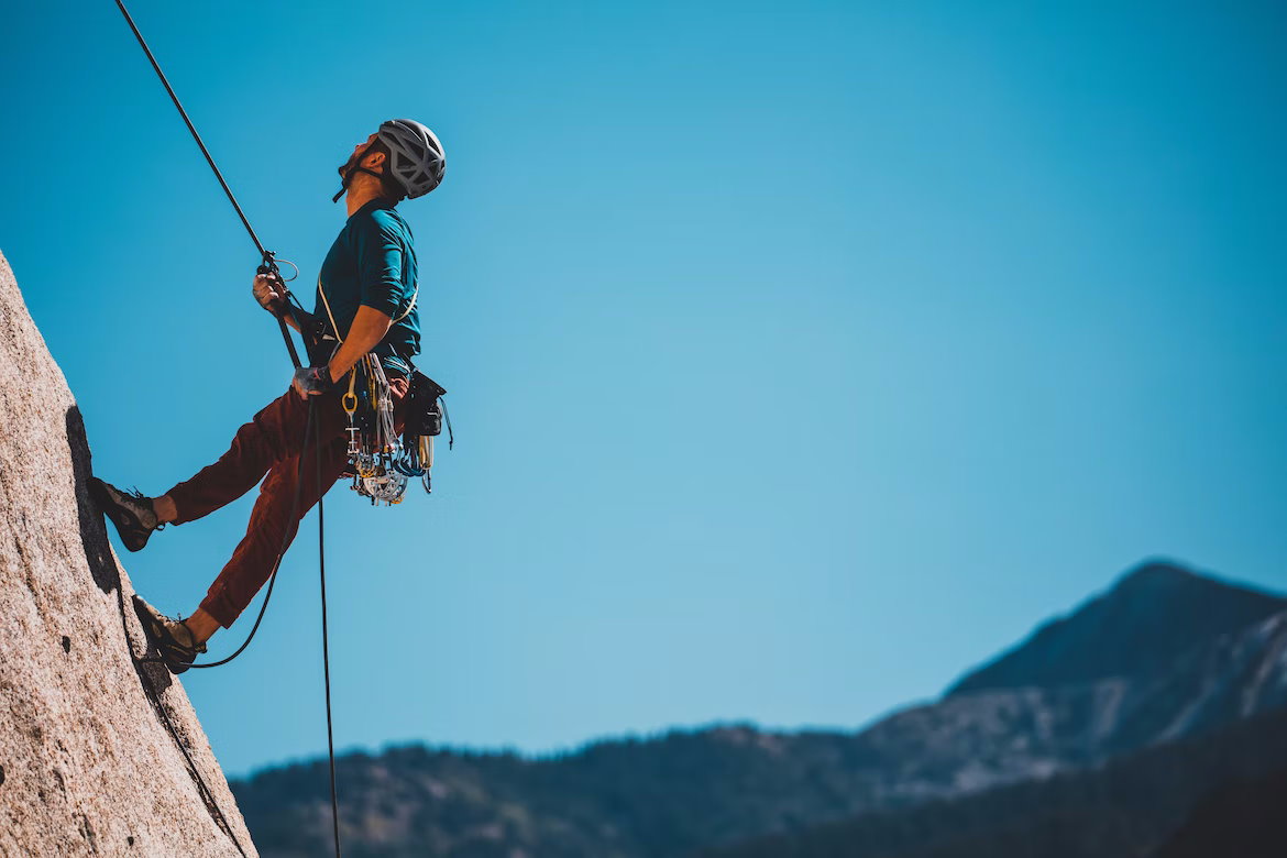 Fear of Heights While Climbing? Here's What to Do
